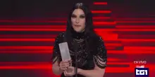 Laura Pausini riceve il Billboard Icon Award e dice: "Mi fate sentire un diamante raro"