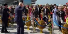 Il balletto perfetto di Trump sulla pista dell'aeroporto di Kuala Lumpur