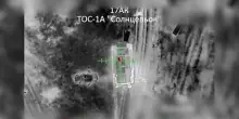Il volo del drone a infrarossi: soggettiva dell'esplosione sul TOS-1A "Solntsepok"