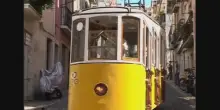 La strage della carrozza gialla, a Lisbona deraglia la funicolare più famosa