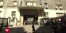 Uomo ucciso a coltellate, la moglie arrestata per omicidio volontario: "Mi sono difesa"