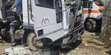 Camion investe operai nel Reggino, un morto e due feriti