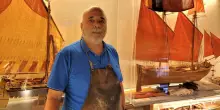 Venezia, tra memoria e futuro: i segreti delle barche custoditi da Gilberto Penzo