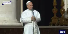 Acutis e Frassati santi. Il Papa a sorpresa sul sagrato: "Oggi è una festa bellissima"
