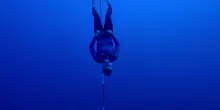 Mondiali di apnea: la discesa nel blu che vale oro per la campionessa ucraina