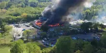 Michigan, la chiesa in fiamme dopo la strage: le immagini dal drone