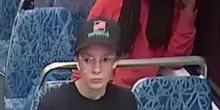 Rifugiata ucraina di 23 anni accoltellata alle spalle in metro. La Casa Bianca contro i Democratici