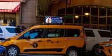 Dazi, la contromossa dell’Asti: cartelloni su taxi e bus per valorizzare lo spumante made in Italy
