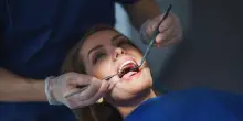 Fibrillazione atriale, così un batterio gengivale si sposta nel cuore e aumenta i rischi