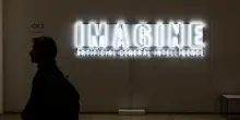 IA per le grandi aziende: chi ci crede, chi ci ripensa