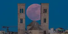L'11 giugno arriva la “Luna delle fragole”: dove, come e quando godersi lo spettacolo