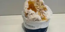 Dal sorbetto di bollito misto al ChatGPT, ecco i 10 gusti di gelato da provare quest’estate