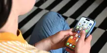 Etichetta energetica anche su smartphone e tablet: cosa cambia per ricarica e riciclo