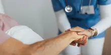 Leucemia mieloide acuta, una tripletta di farmaci orali per i più fragili