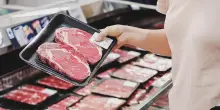 In Svizzera le etichette della carne devono indicare le pratiche di “crudeltà sugli animali”