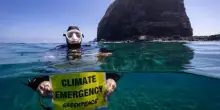 La Cassazione dice sì a Greenpeace: “Chi contribuisce alla crisi del clima può essere processato”