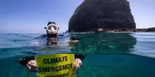 La Cassazione dice sì a Greenpeace: “Chi contribuisce alla crisi del clima può essere processato”