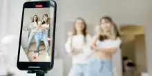 L’influencer marketing diventa una professione: AGCOM approva il primo Codice di Condotta