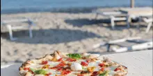 Pizzerie con vista mare: dieci indirizzi da provare dove il gusto sposa il fascino