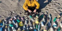 Archeoplastica, il museo degli oggetti gettati nel mare e riapparsi dopo decenni