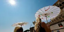 Caldo estremo: 10 consigli utili per 'sopravvivere' fino a Ferragosto