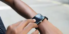 Caldo e sudore: si può essere allergici allo smartwatch?