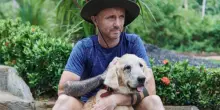 “Stavo per morire perché ero alcolizzato, poi l’incontro con un cane di strada ha cambiato tutto”