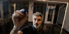 Yoshua Bengio, il “Padrino dell'IA”: “C'è il rischio che un solo individuo possa dominare il mondo”