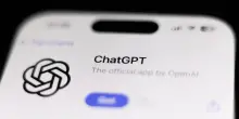 OpenAI ha ammesso di condividere le chat degli utenti con le autorità