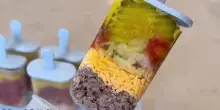 Cheeseburger day, la versione ghiacciolo fa insorgere i social: "Dovrebbe essere illegale"