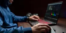 In Italia diffondere deep fake è diventato un reato: cosa prevede la nuova legge e cosa si rischia