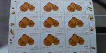 Francia, il francobollo che profuma di croissant