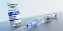 Tumori: vaccino anti-Covid mRNA attiva risposta immunitaria