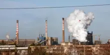 L’ex Ilva chiede la cassa integrazione per 4mila operai, frana produzione dopo l’incidente a Taranto
