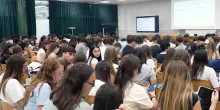 “Iniziate Medicina a 25 anni? Meglio consegnare pizze”: prof di Bari gela gli studenti. E’ polemica