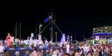 Riccione, bimba sulla sedia a rotelle cade in mare: la salva un carabiniere fuori servizio