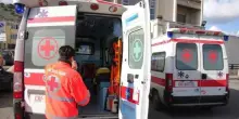 Guida con tasso alcolico 7 volte oltre il limite: provoca un incidente e un anziano perde le gambe
