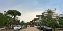 Riviera, il giorno dopo il disastro. A Cervia pinete chiuse, strade ripulite. “Turisti in spiaggia”