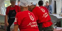 Apre la Festa dell’Unità a Reggio Emilia nel giorno in cui compie 80 anni. Prodi incontra Olmert