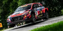 Bomba carta al Rally Legend a San Marino: otto feriti. Arrestato un italiano di 18 anni