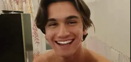 Evan Delogu, 18 anni, fratello della conduttrice Andrea, è morto in un incidente stradale