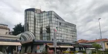 Prato, un uomo trovato morto nel residence dove fu uccisa Denisa