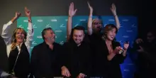Leopolda, danze scatenate di Boschi e Nobili. Renzi ai moderati: “Votate noi non Forza Italia”