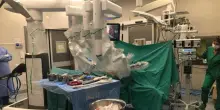 Gaslini, primo intervento al mondo a bimbo con malformazione trachea con la chirurgia robotica