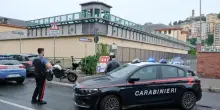 Rivolta in carcere, il sindacato: “Via la direttrice”. Trasferiti 13 detenuti, 22 in isolamento