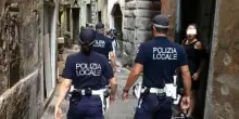 Inchiesta Gambino, la pm accusa: “Quei 15 vigili violenti e razzisti con persone deboli”