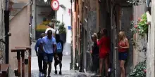 Sex workers, il caso Genova: “Lavorano in centro città, all’aperto e di giorno: età media 45 anni”