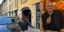 Negoziante accoltellato, fermato un uomo: fuggito a piedi, si era appena cambiato una maglietta forse sporca di sangue