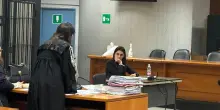 Uccise il suocero, in aula video shock delle coltellate di Manfrinati all’ex moglie Lavinia Limido
