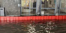 Temporali a Milano nella notte, evacuata comunità vicino al Lambro. Prolungata l’allerta arancione